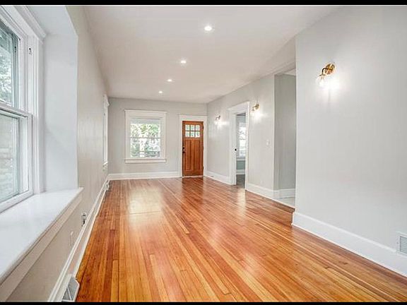 2nd image of 4415 Fairmount Ave