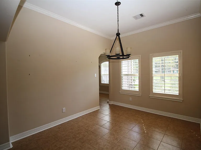 1504 Glen Oaks Dr — Photo 9