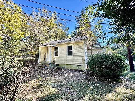 2nd image of 300 E Cedar St