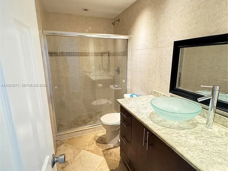 3920 Woodside Dr #2 — Photo 37