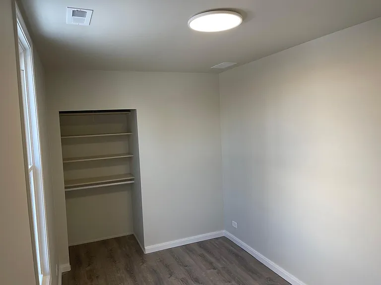 313 N Wolf Rd — Photo 39