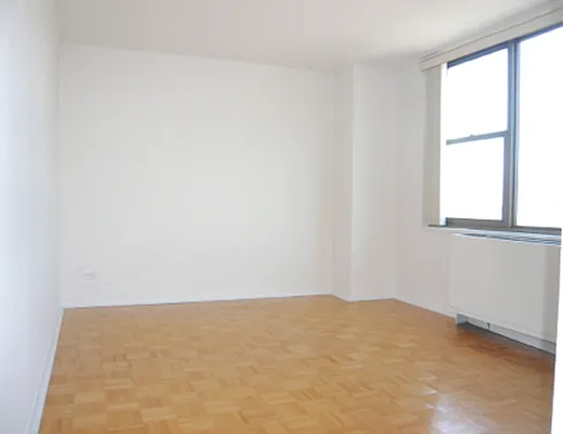 Rented by Veracity NYC LLC | media 24