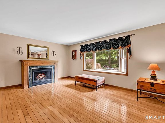 4th image of 494 Nonnewaug Road