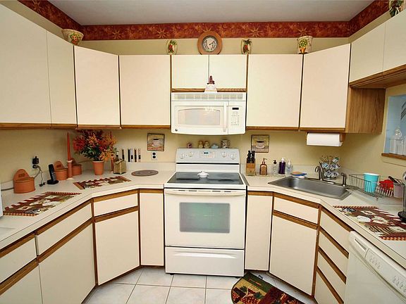 4th image of 100 Daly Blvd APT 2811