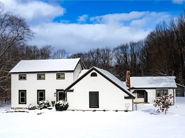 8055 Memory Ln, Canfield, OH 44406