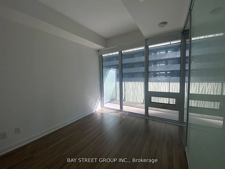 42 Charles St E #401 — Photo 11