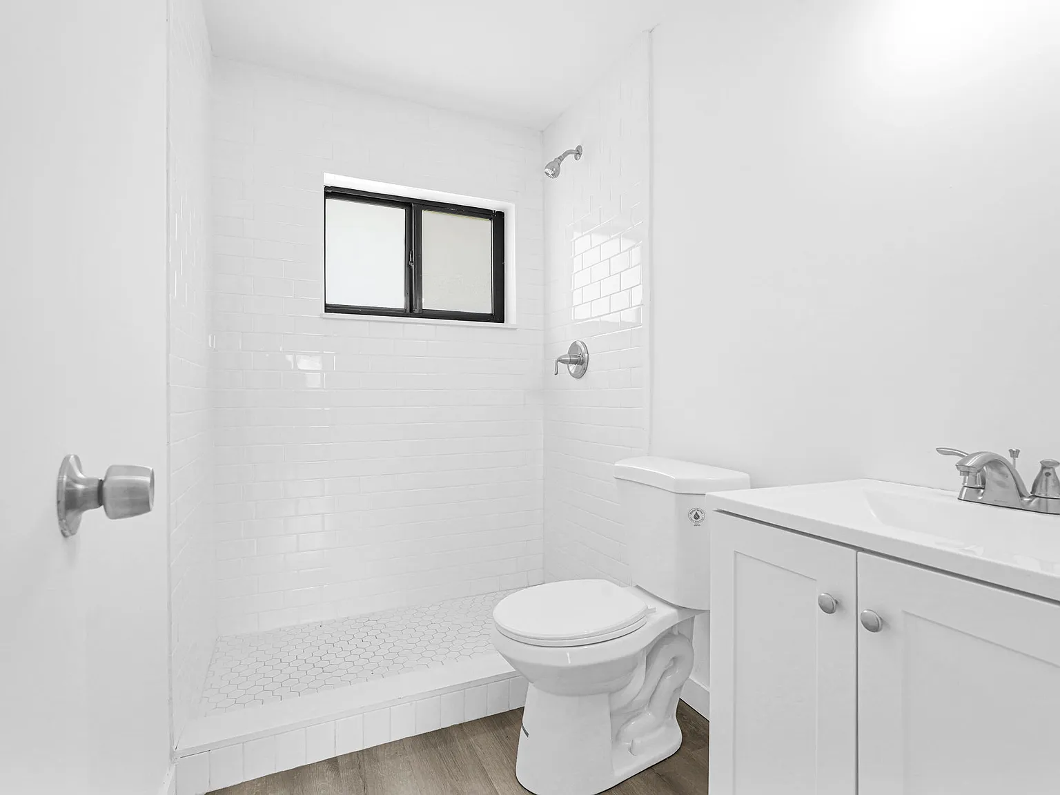 1 bed, 900 sqft, $1,800 — Photo 3