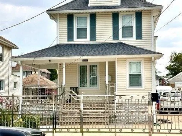 92-32 212 Street, Queens Village, NY 11428