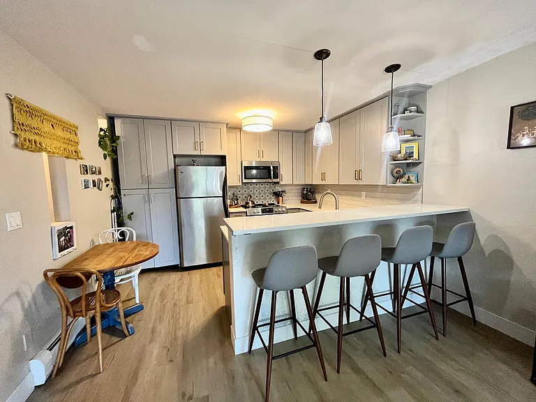 188 S Logan St #205 — Photo 12