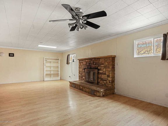 5th image of 304 N Schwartz Ave