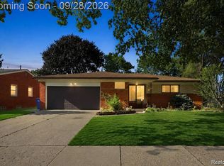 5383 Gerald St, Warren, MI 48092