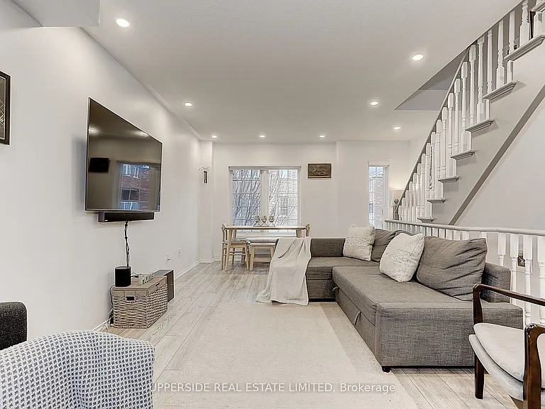 67 Birdstone Cres — Photo 13