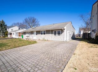 138 Winthrop Rd, Edison, NJ 08817