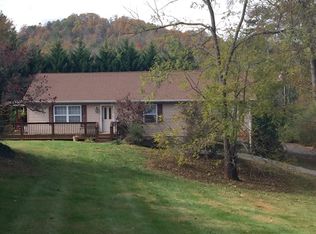 215 Rolling Green Dr, Sylva, NC 28779