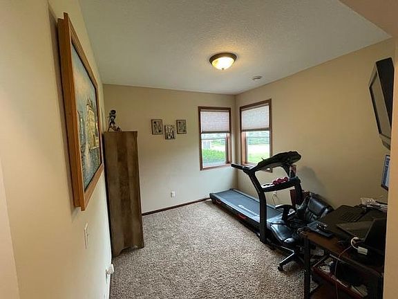 5th image of 12419 Coral Sea St NE