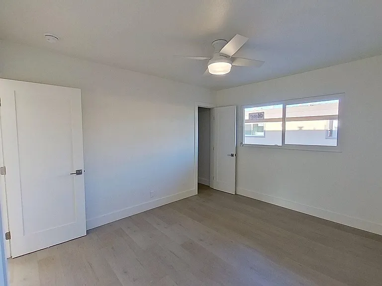 437-443 W Valencia Dr — Photo 50