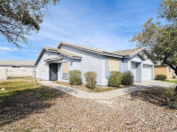 3rd image of 2220 Fountain Valley Way