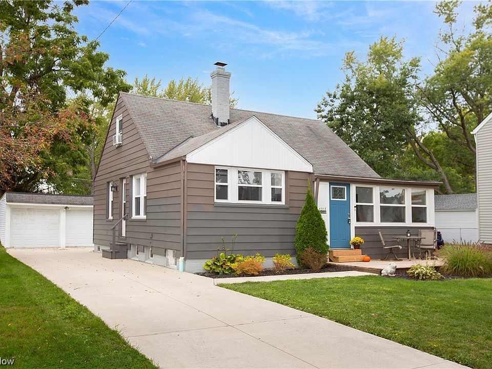 1st image of 4318 W 222nd St