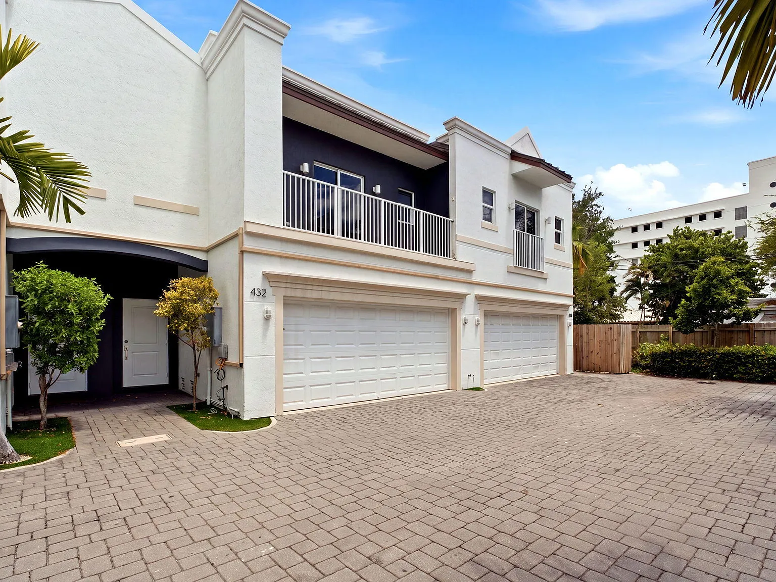 3 bed, 2.5 bath, 1911 sqft, $3,500 — Photo 3