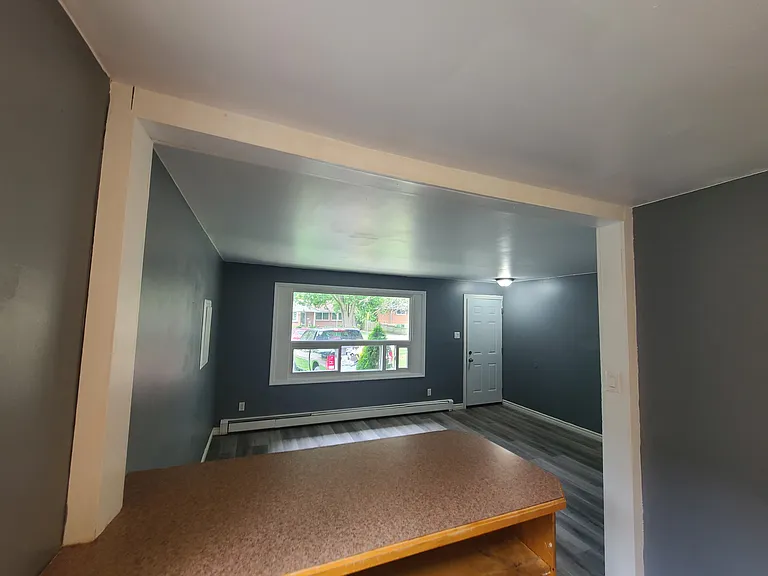 669 Victoria St #1 — Photo 8