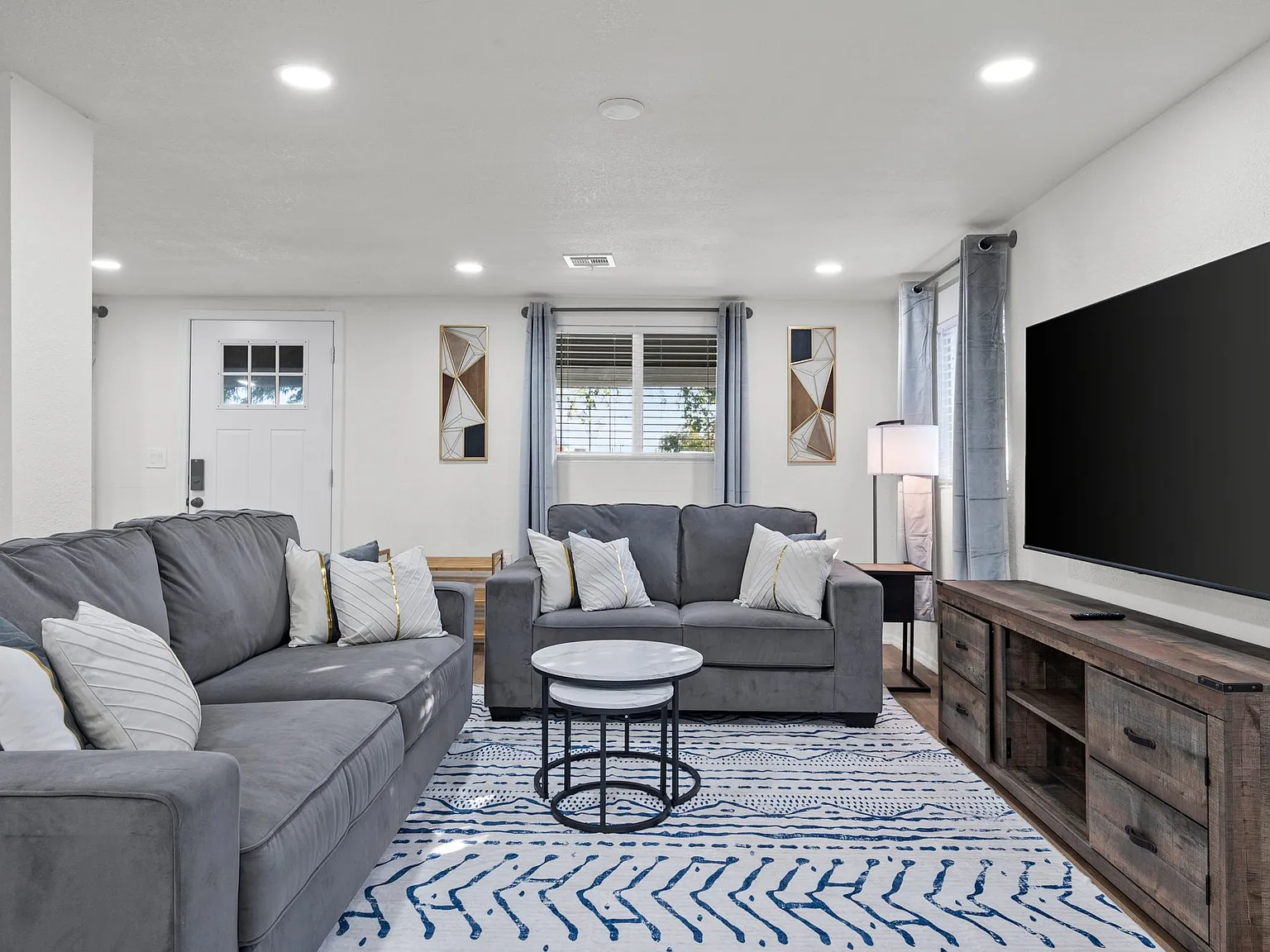 2 bed, $1,650 — Photo 1