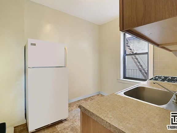 4th image of 11-46 44th Dr #2C