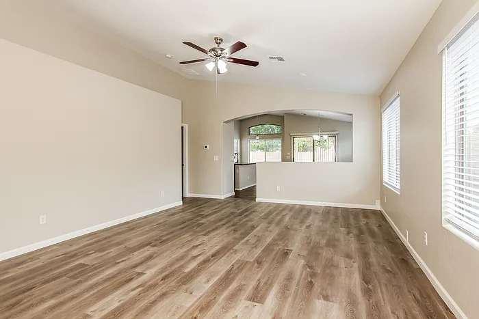 6034 N Castano Dr — Photo 4