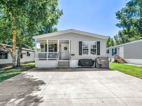 381 Westwoods, Amherst, OH 44001