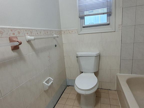 4th image of 143 Parker St APT 3