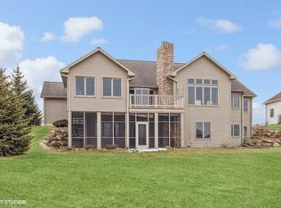 160 Eagle Ridge Dr, Waverly, IA 50677