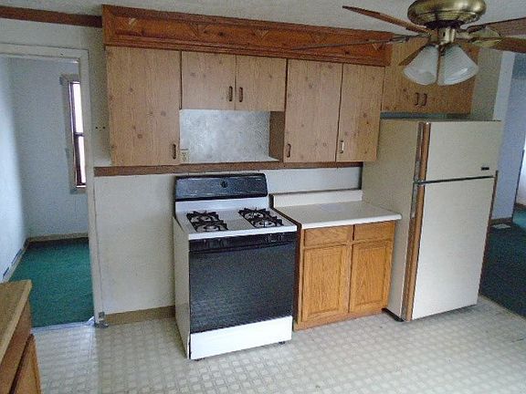 3rd image of 1305 Bank St