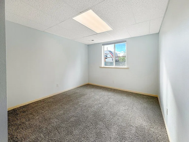 711 Clark Street Duplex — Photo 30