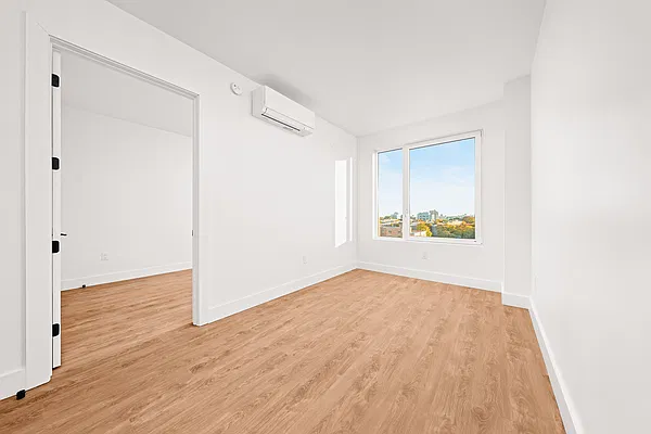 Living room, photo 1