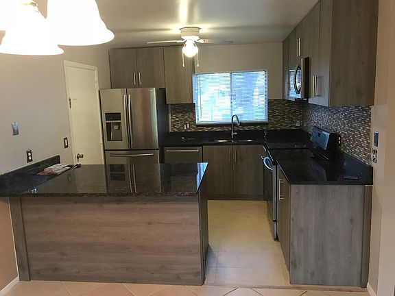 4th image of 10185 Mason Dixon Cir