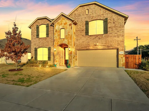 2600 Dancing Flame Dr, Denton, TX 76201