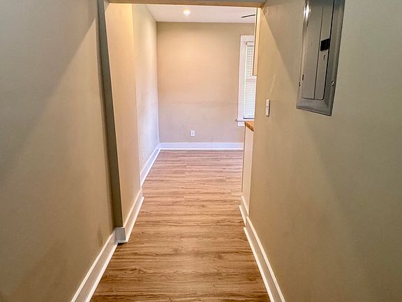 5th image of 1105 College St