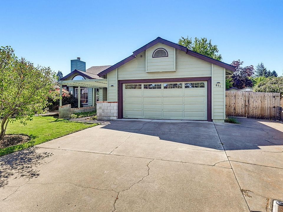 1st image of 851 Ridgeway Cir
