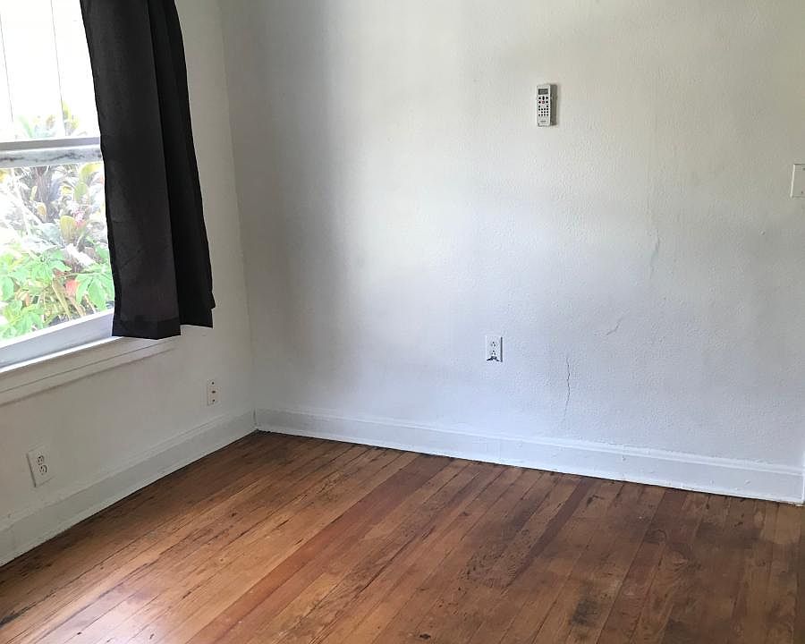 2nd image of 117 Annie St APT B