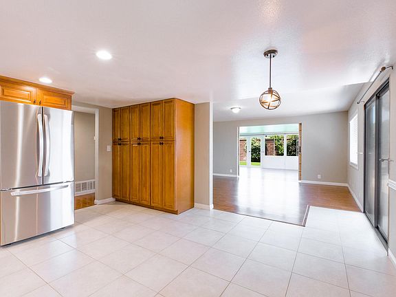 2nd image of 3350 Las Vegas Dr