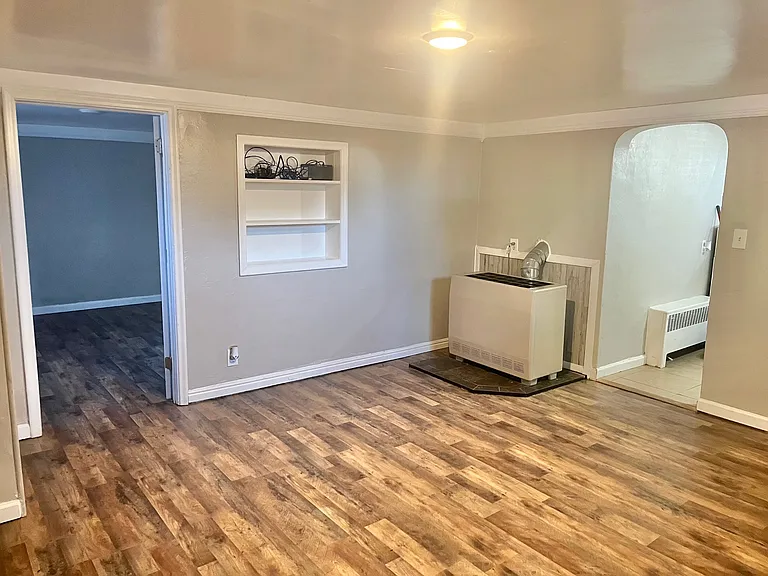 239 S 200 W #3 — Photo 17