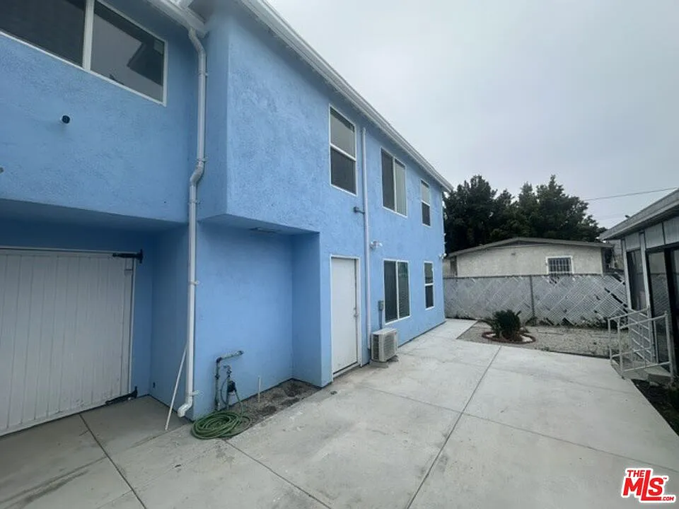 3 bed, 3.0 bath, 1257 sqft, $3,400 — Photo 2