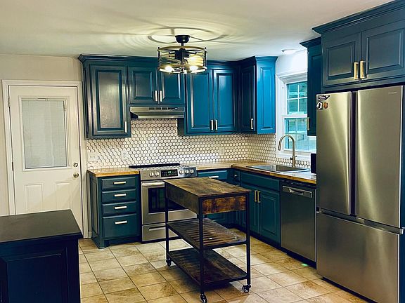 3rd image of 263 Southburn Dr
