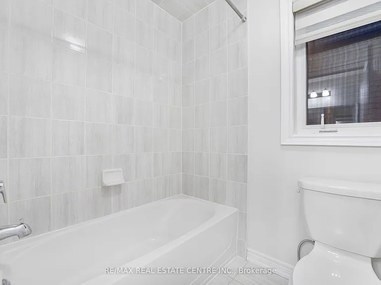5 Forsyth Cres E — Photo 18