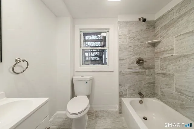 9 Rockland Ave — Photo 3