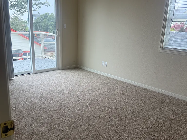 213 Valencia Ave — Photo 26