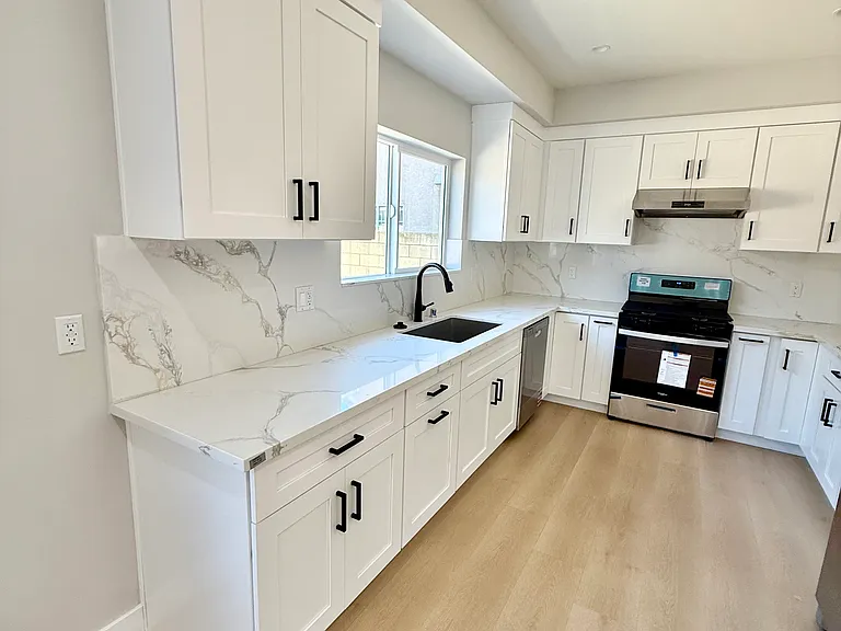 3442 Vineland Ave — Photo 5