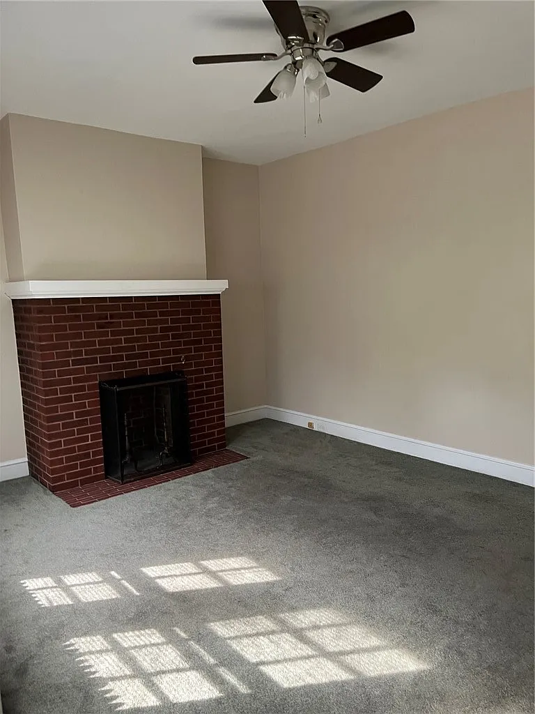 2 bed, 1.0 bath, 1740 sqft, $1,250 — Photo 2
