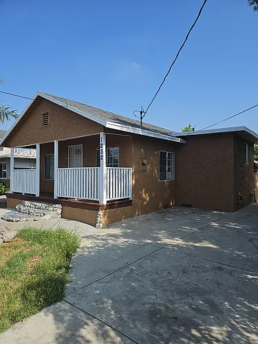 1232 Vine St Photo 1
