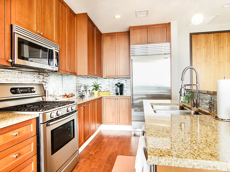 610 E Market St #3017 — Photo 5
