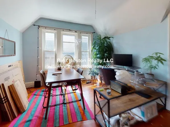 289 Summer St #3, Somerville, MA 02144